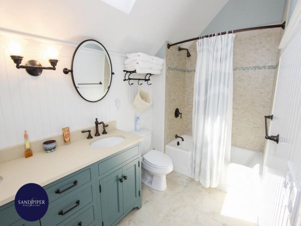 Cape Cod Home 994928