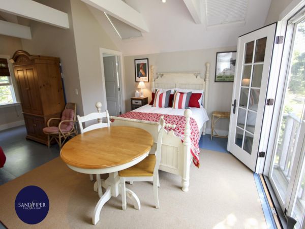 Cape Cod Home 994928