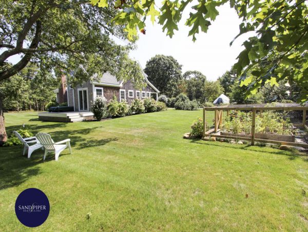 Cape Cod Home 994928
