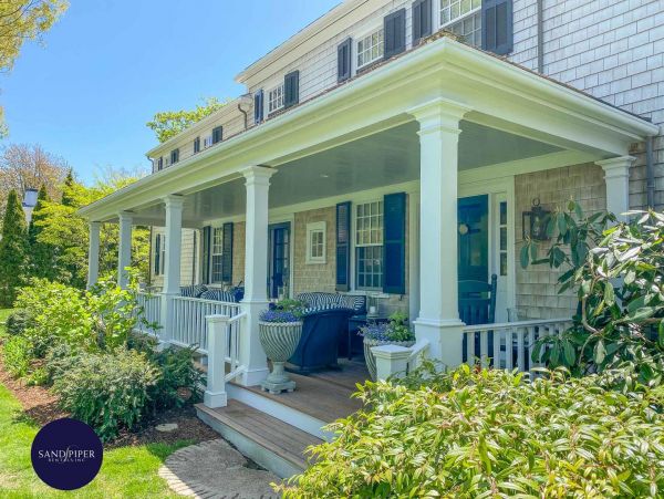 Cape Cod Home 994929