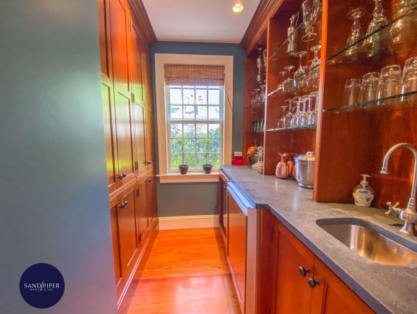 Cape Cod Home 994929