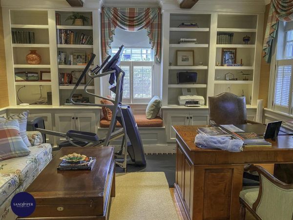 Cape Cod Home 994929
