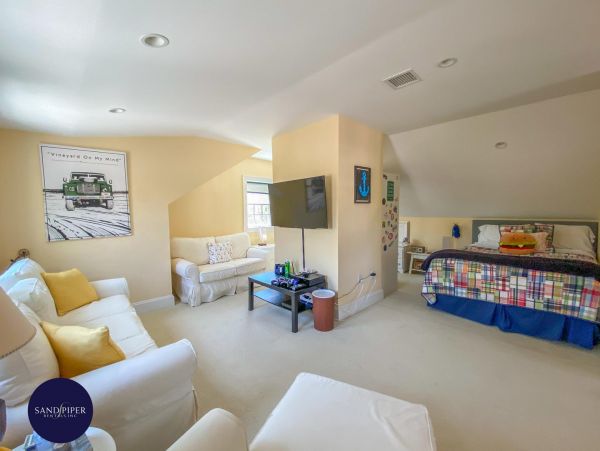 Cape Cod Home 994929
