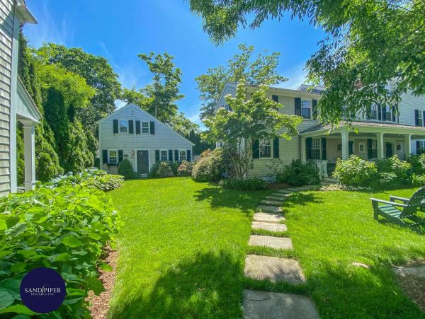 Cape Cod Home 994929