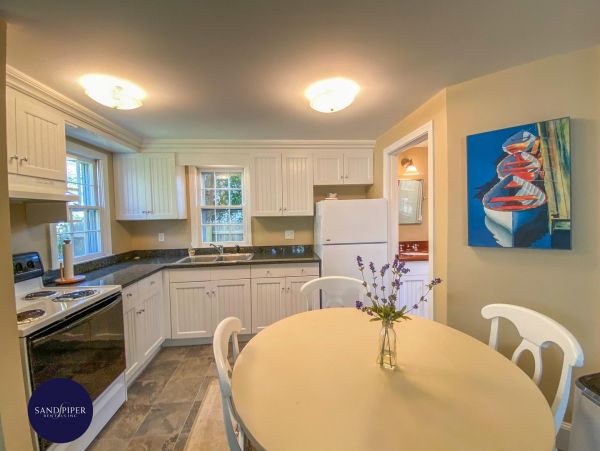 Cape Cod Home 994929