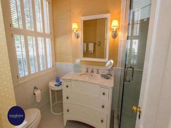 Cape Cod Home 994930