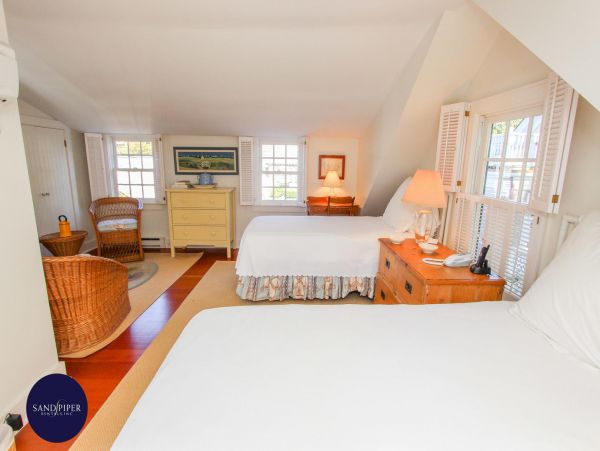 Cape Cod Home 994930
