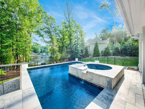 North Carolina Vacation Lake Front Pool Home 13 Guests