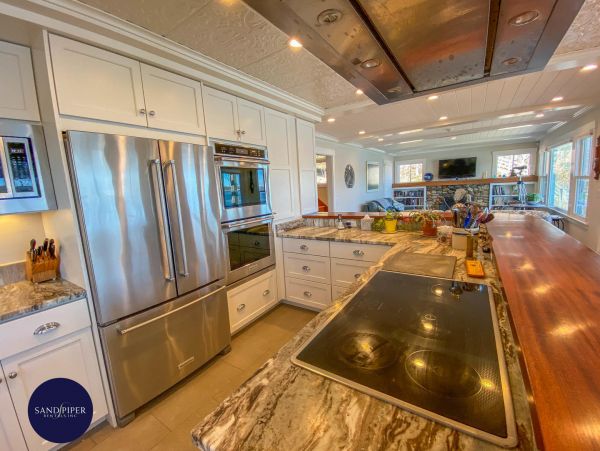 Cape Cod Home 994933
