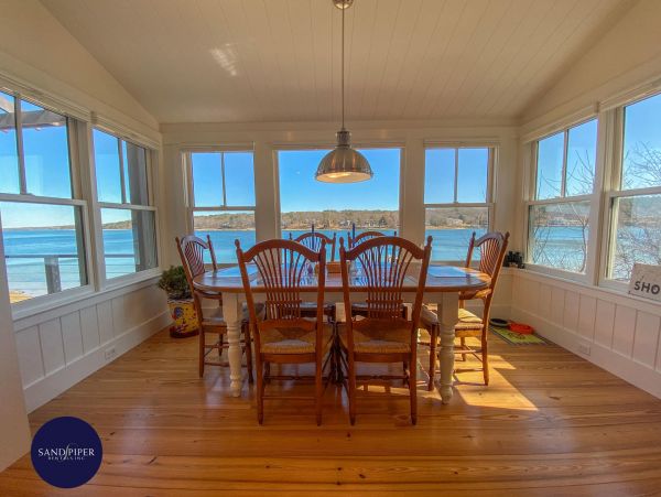 Cape Cod Home 994933