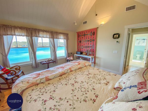 Cape Cod Home 994933