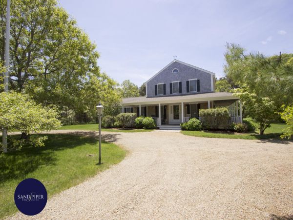 Cape Cod Home 994935
