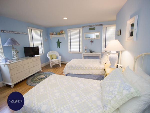 Cape Cod Home 994935