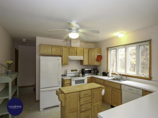 Cape Cod Home 994936