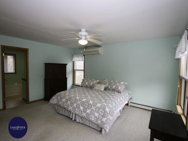 Cape Cod Home 994936