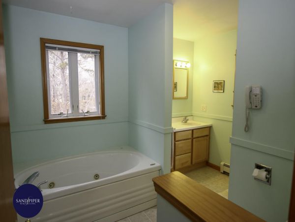 Cape Cod Home 994936