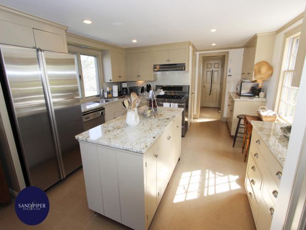 Cape Cod Home 994937