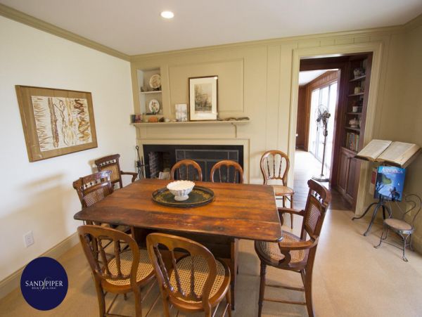 Cape Cod Home 994937