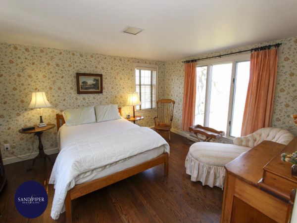 Cape Cod Home 994937