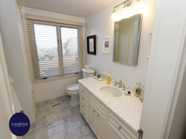 Cape Cod Home 994937