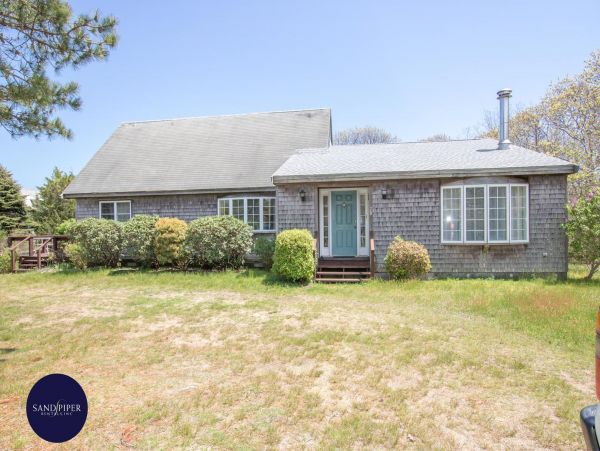 Cape Cod Home 994939