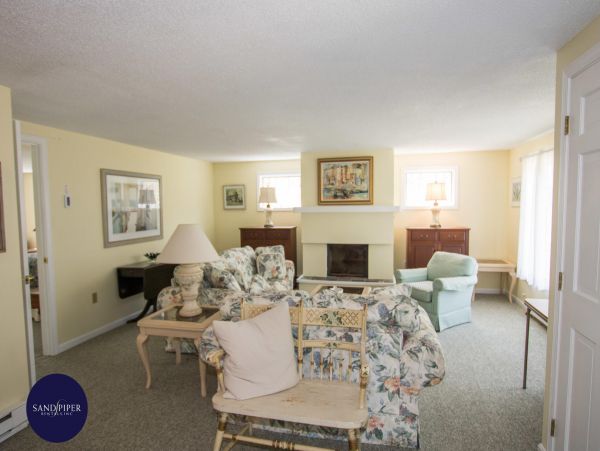 Cape Cod Home 994939