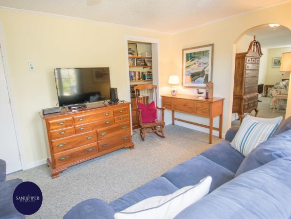 Cape Cod Home 994939