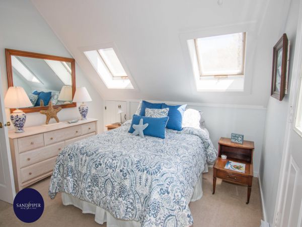 Cape Cod Home 994939