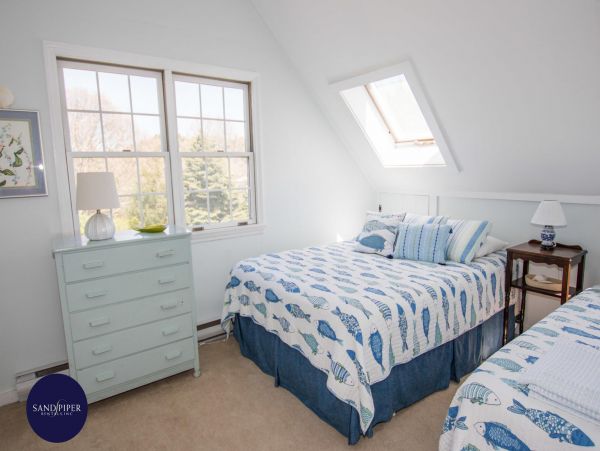 Cape Cod Home 994939