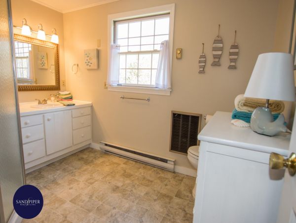 Cape Cod Home 994939