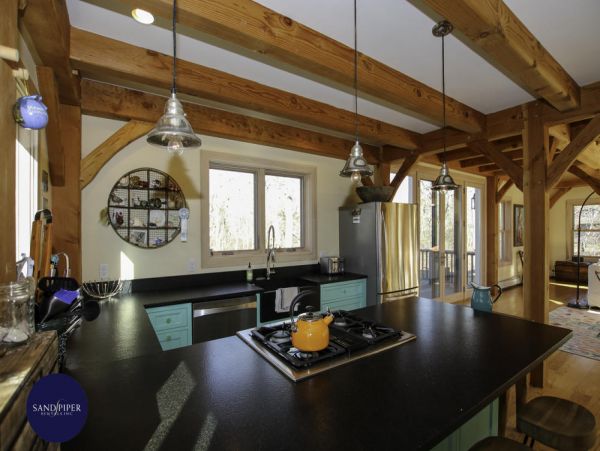 Cape Cod Home 994940
