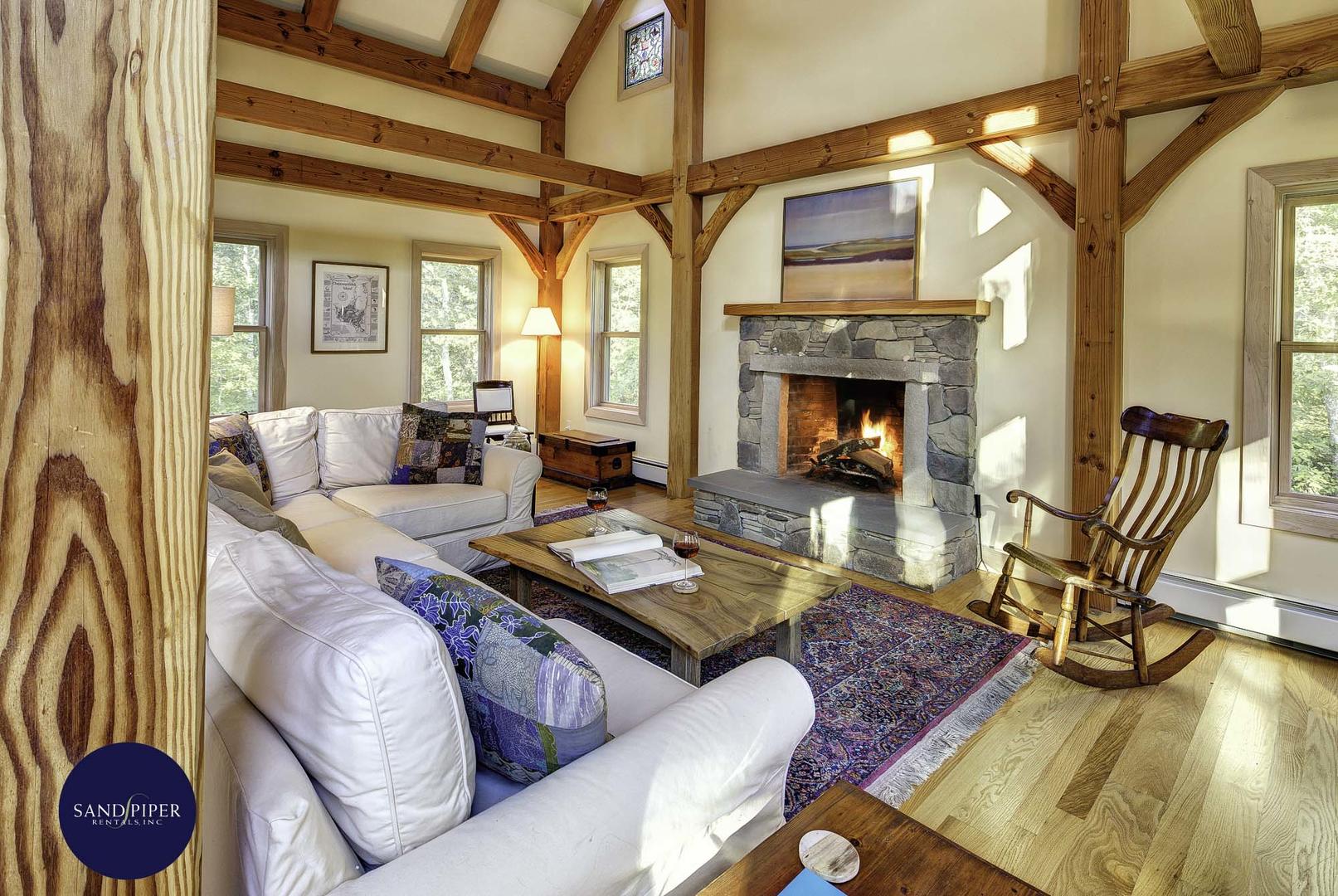 Cape Cod Home 994940