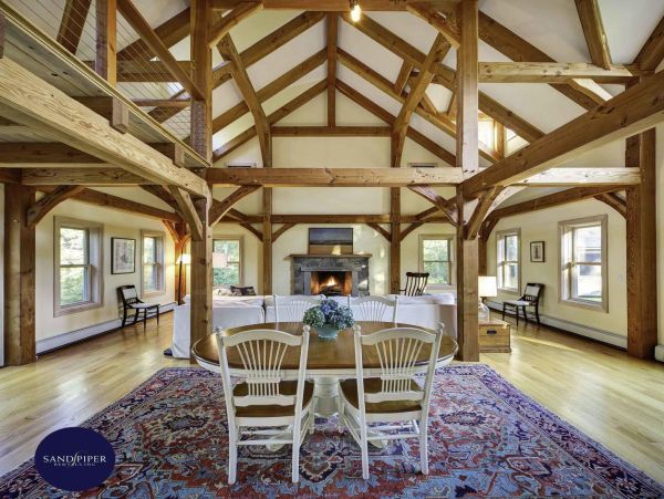 Cape Cod Home 994940