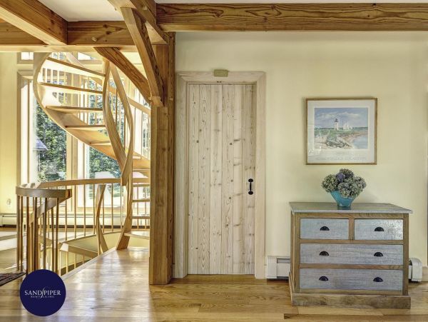 Cape Cod Home 994940