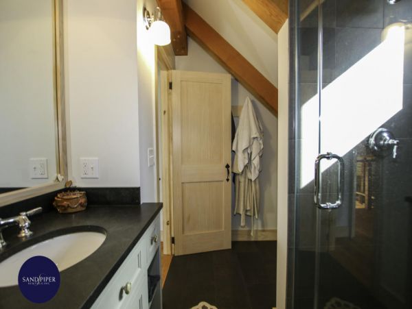 Cape Cod Home 994940