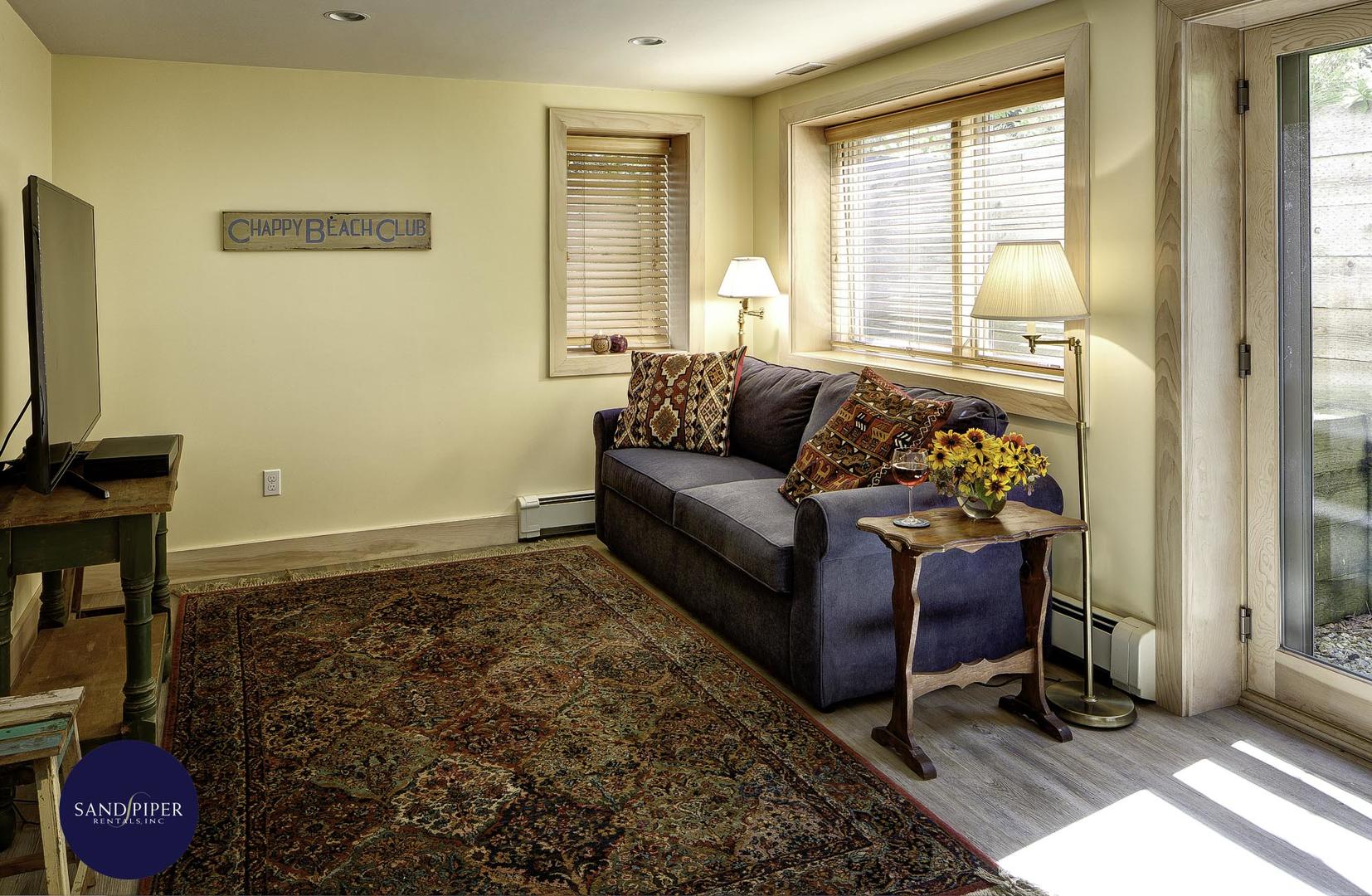 Cape Cod Home 994940