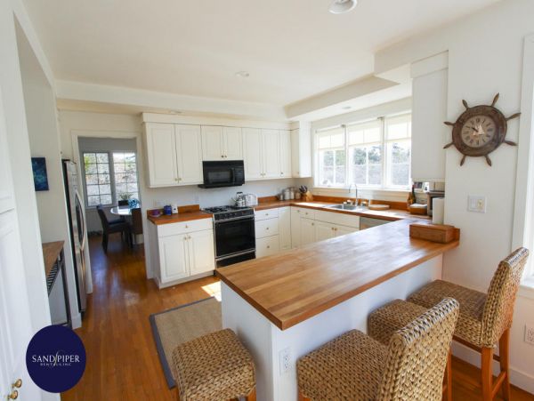 Cape Cod Home 994941