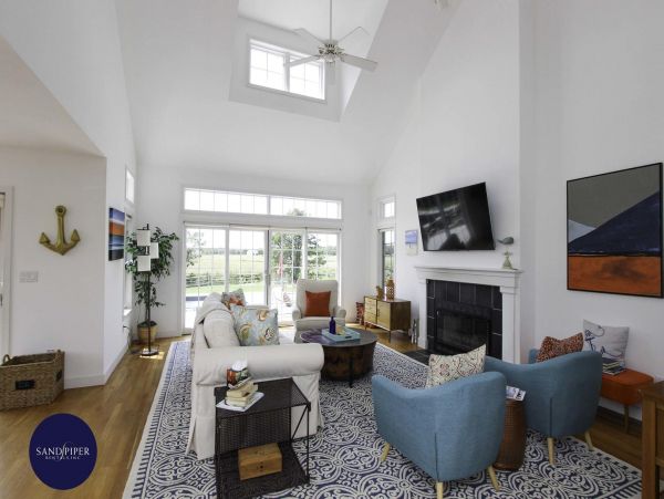 Cape Cod Home 994941