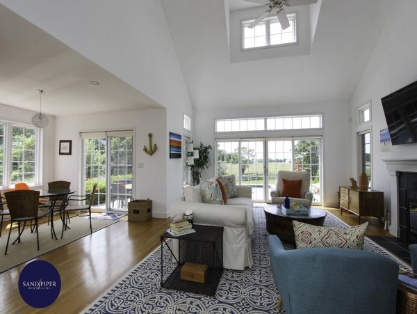 Cape Cod Home 994941