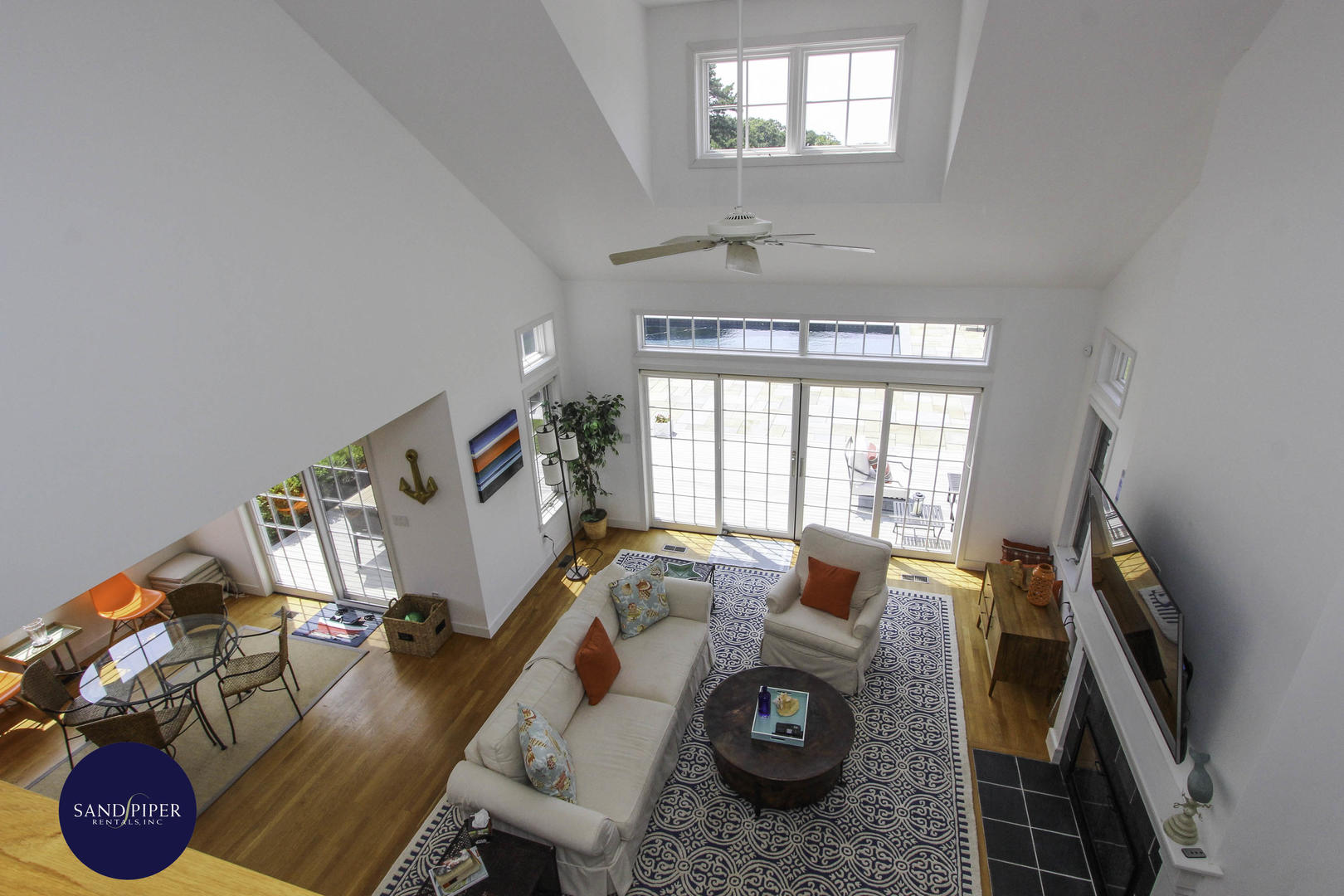 Cape Cod Home 994941