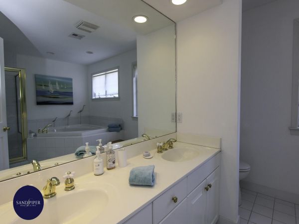 Cape Cod Home 994941