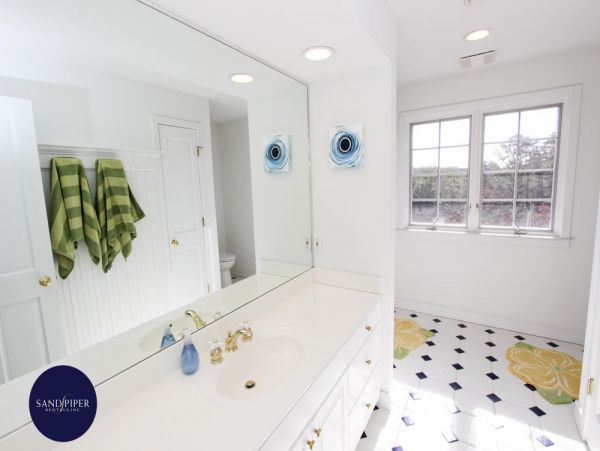 Cape Cod Home 994941