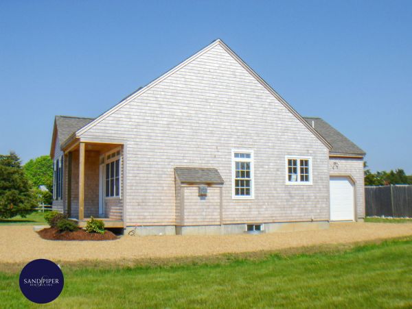 Cape Cod Home 994942