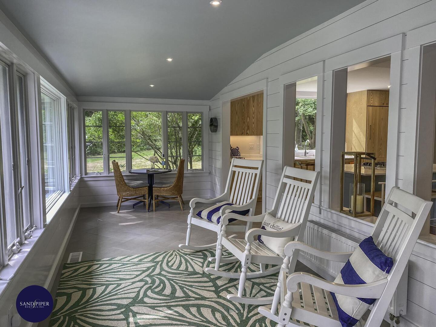Cape Cod Home 994943