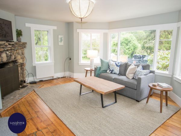 Cape Cod Home 994943