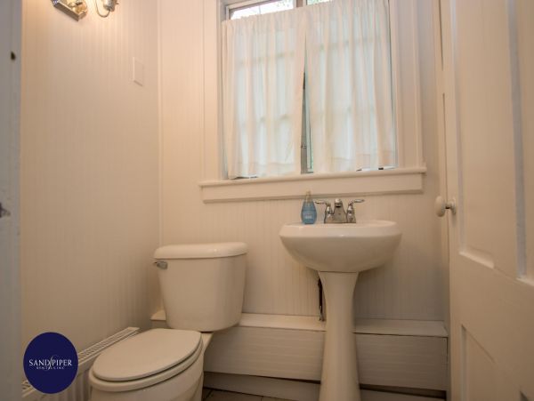 Cape Cod Home 994943