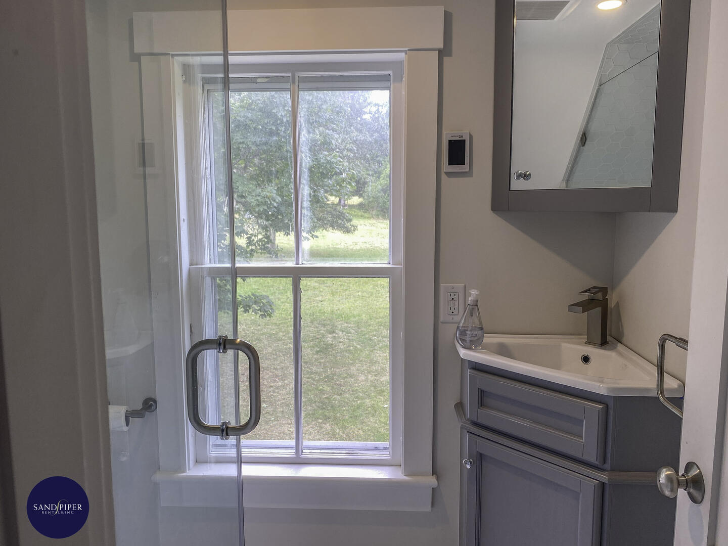 Cape Cod Home 994943