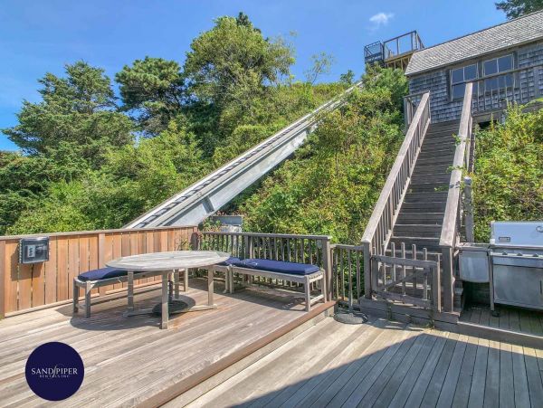 Cape Cod Home 994944