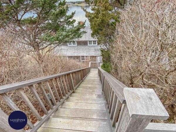 Cape Cod Home 994944