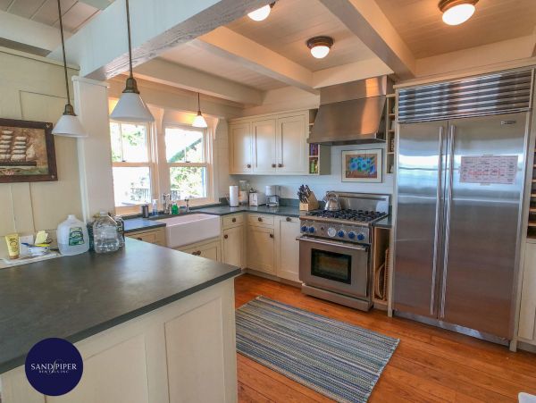Cape Cod Home 994944
